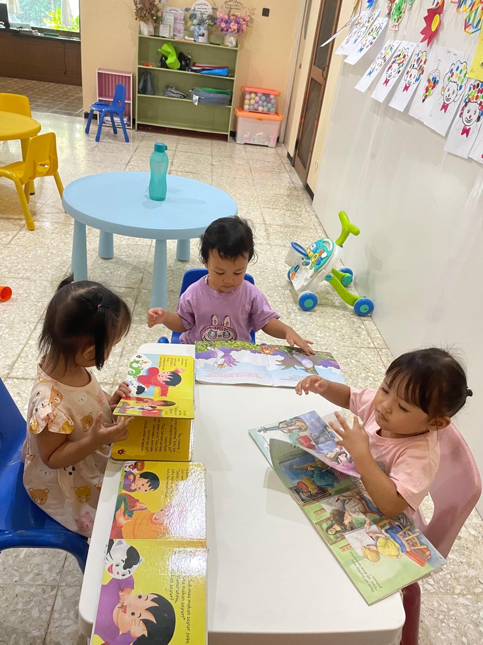 Aktivitas bermain dan eksplorasi anak